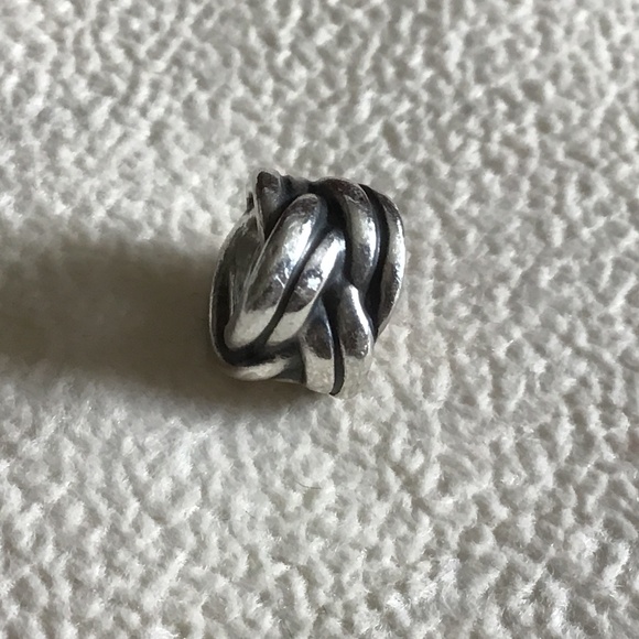 Pandora infinity knot charm - Picture 1 of 3